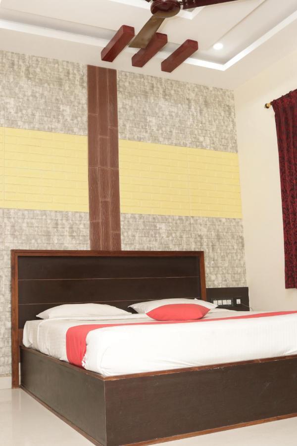 Hotel E S Residency Theni Allinagaram Exterior foto