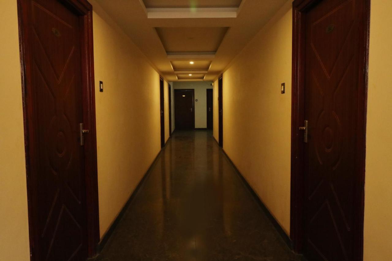Hotel E S Residency Theni Allinagaram Exterior foto