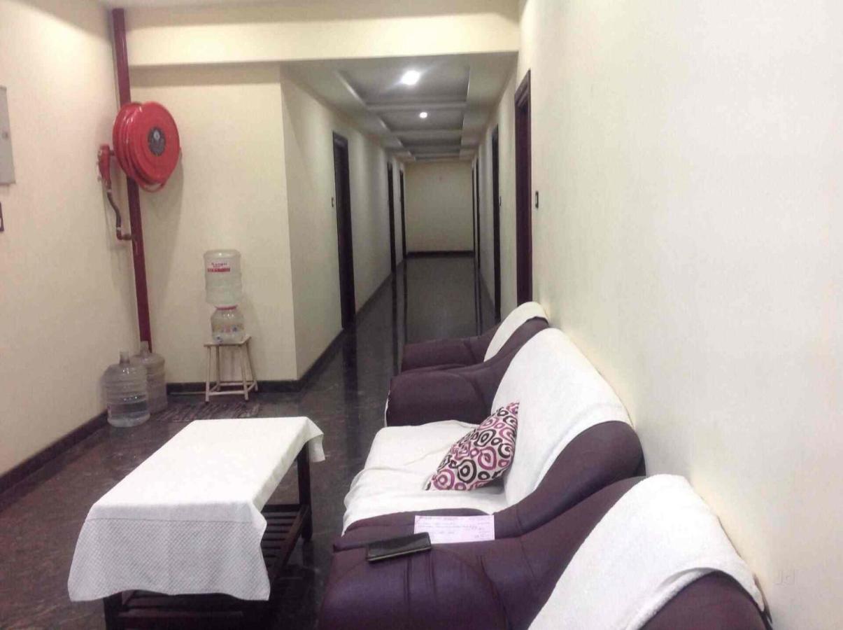 Hotel E S Residency Theni Allinagaram Exterior foto