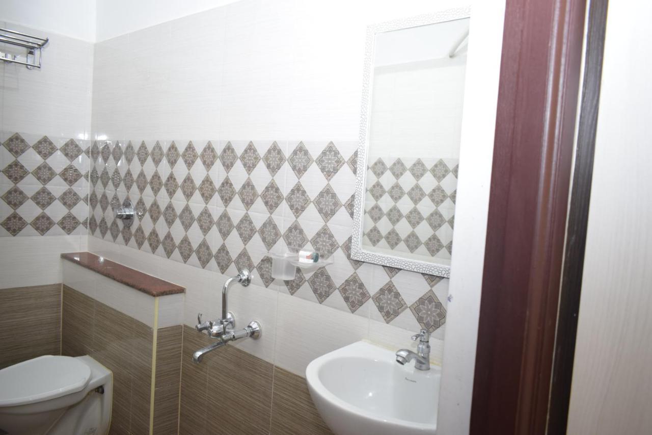 Hotel E S Residency Theni Allinagaram Exterior foto