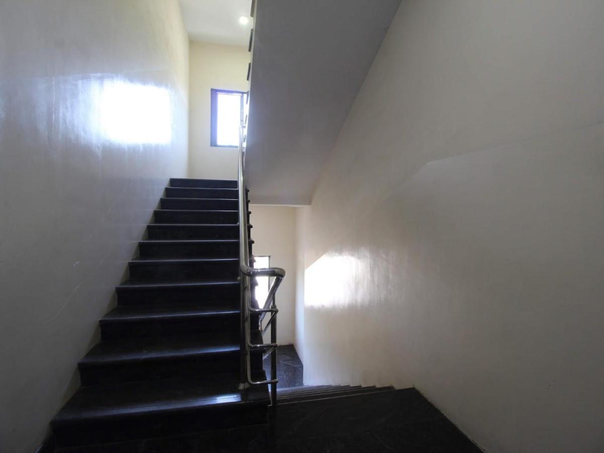 Hotel E S Residency Theni Allinagaram Exterior foto