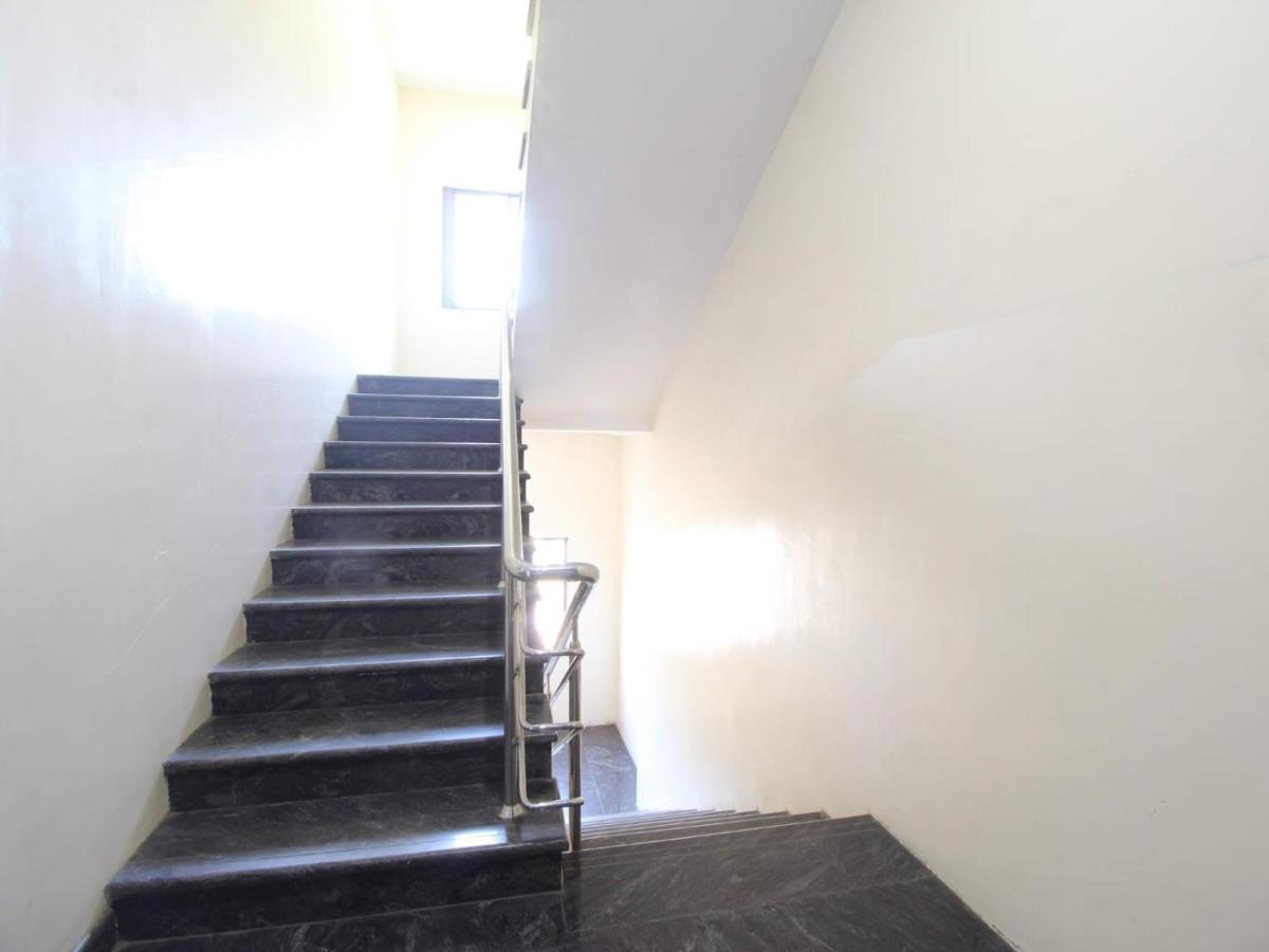 Hotel E S Residency Theni Allinagaram Exterior foto