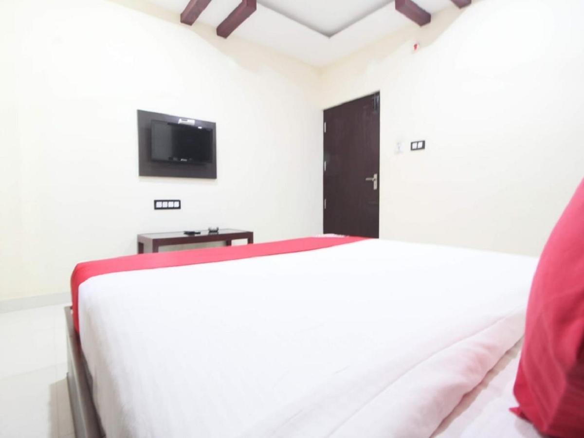 Hotel E S Residency Theni Allinagaram Exterior foto