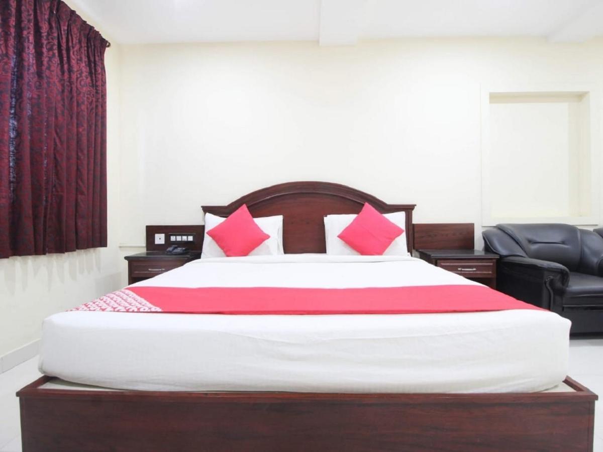 Hotel E S Residency Theni Allinagaram Exterior foto